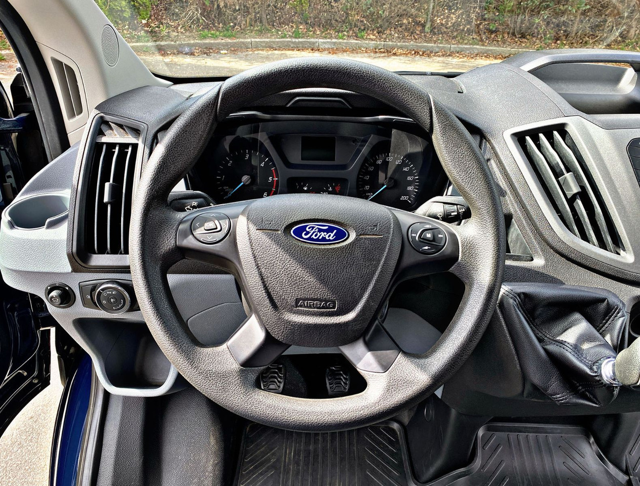 Dostavno vozilo s ceradom Ford Pritsche Plane L3 Einzelkabine|4x4|Standheizung: slika Dostavno vozilo s ceradom Ford Pritsche Plane L3 Einzelkabine|4x4|Standheizung