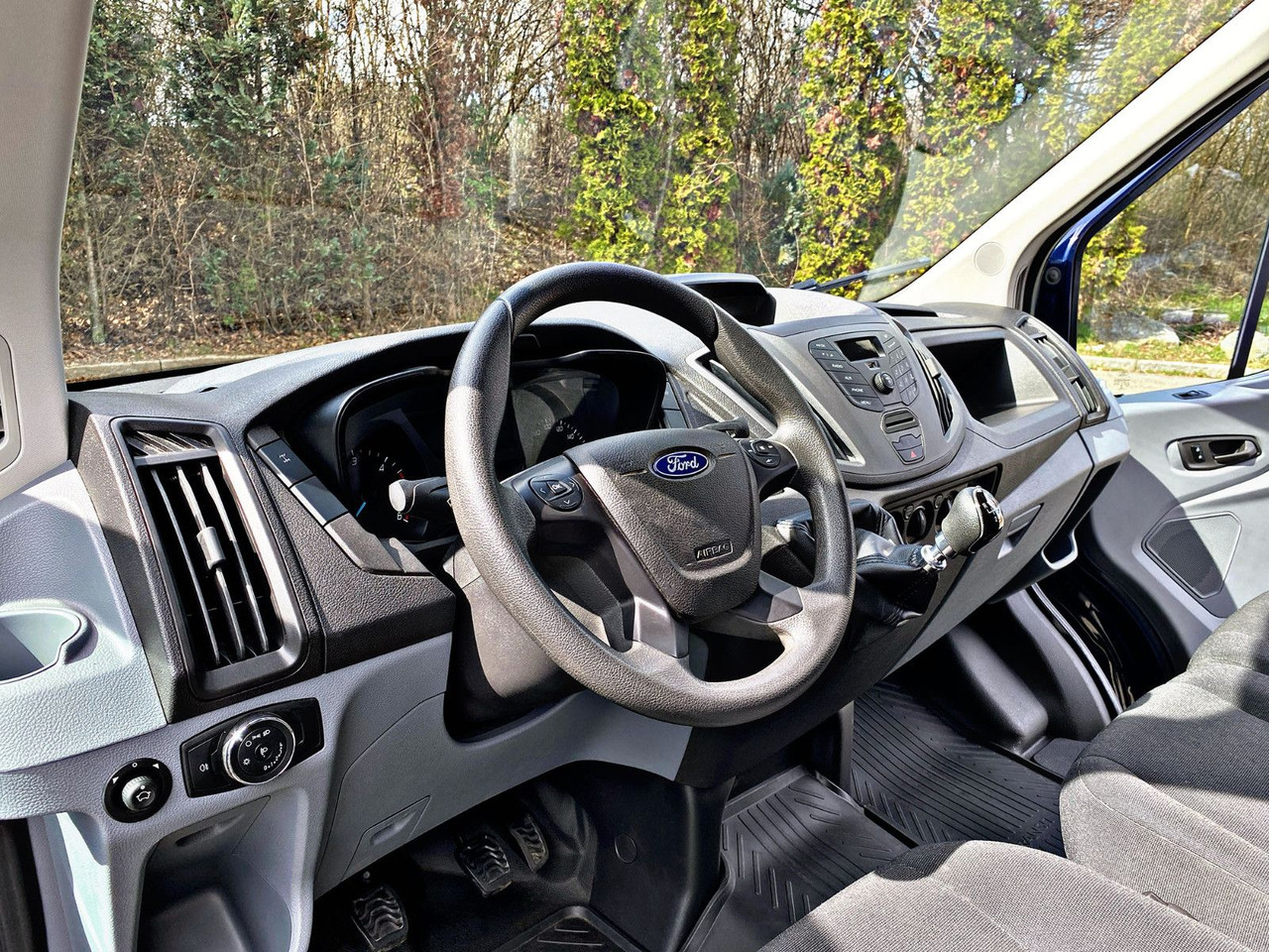 Dostavno vozilo s ceradom Ford Pritsche Plane L3 Einzelkabine|4x4|Standheizung: slika Dostavno vozilo s ceradom Ford Pritsche Plane L3 Einzelkabine|4x4|Standheizung