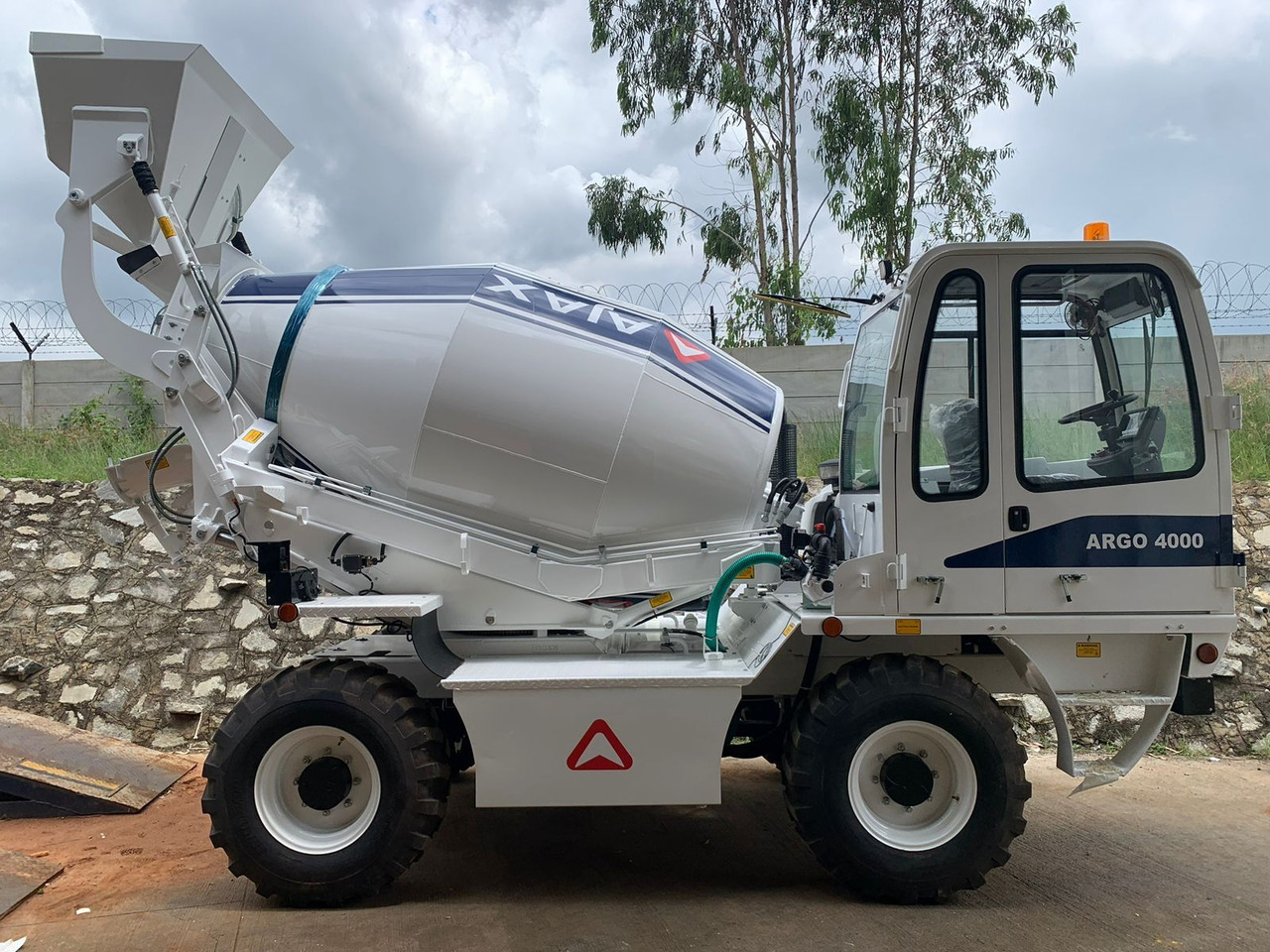 Novi Automješalica New AJAX ARGO 4000 concrete mixer truck: slika Novi Automješalica New AJAX ARGO 4000 concrete mixer truck