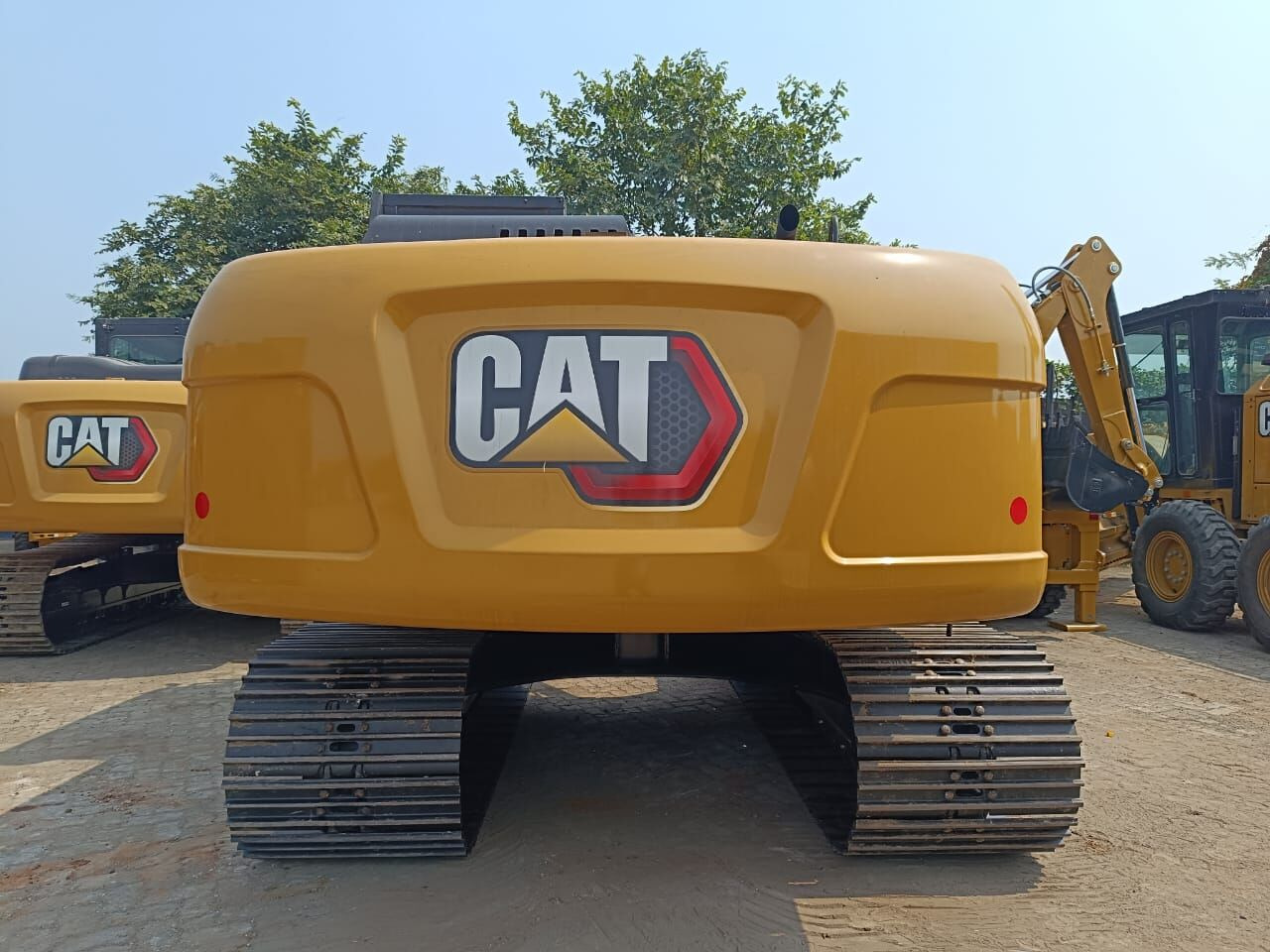 New Caterpillar 320D3GC tracked excavator - Bager gusjeničar: slika  New Caterpillar 320D3GC tracked excavator - Bager gusjeničar New Caterpillar 320D3GC tracked excavator - Bager gusjeničar: slika  New Caterpillar 320D3GC tracked excavator - Bager gusjeničar