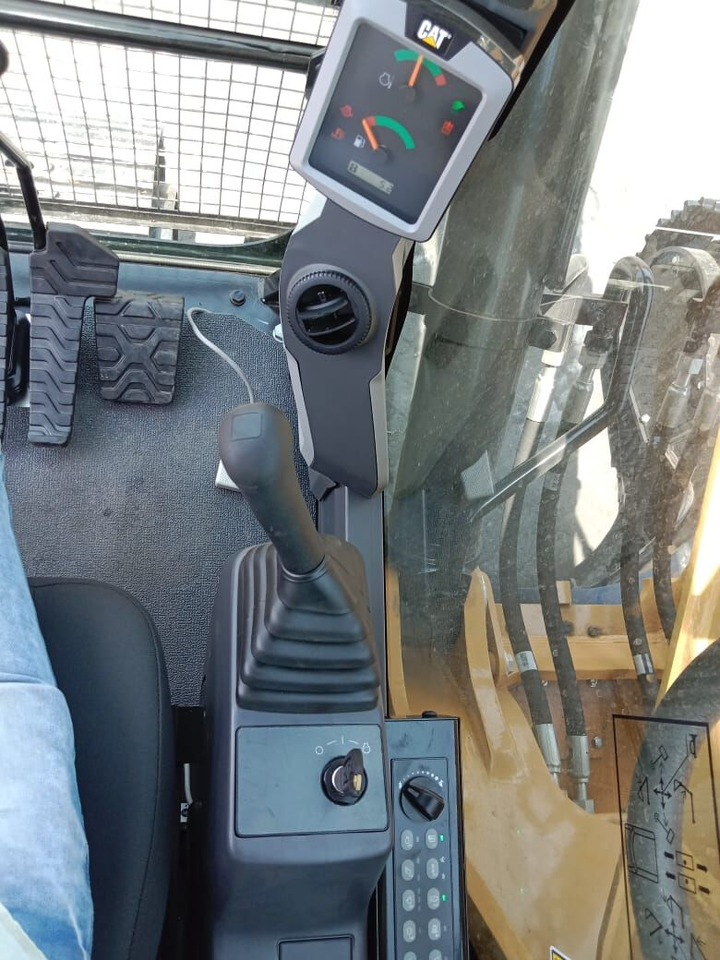 New Caterpillar 320D3GC tracked excavator - Bager gusjeničar: slika New Caterpillar 320D3GC tracked excavator - Bager gusjeničar New Caterpillar 320D3GC tracked excavator - Bager gusjeničar: slika New Caterpillar 320D3GC tracked excavator - Bager gusjeničar