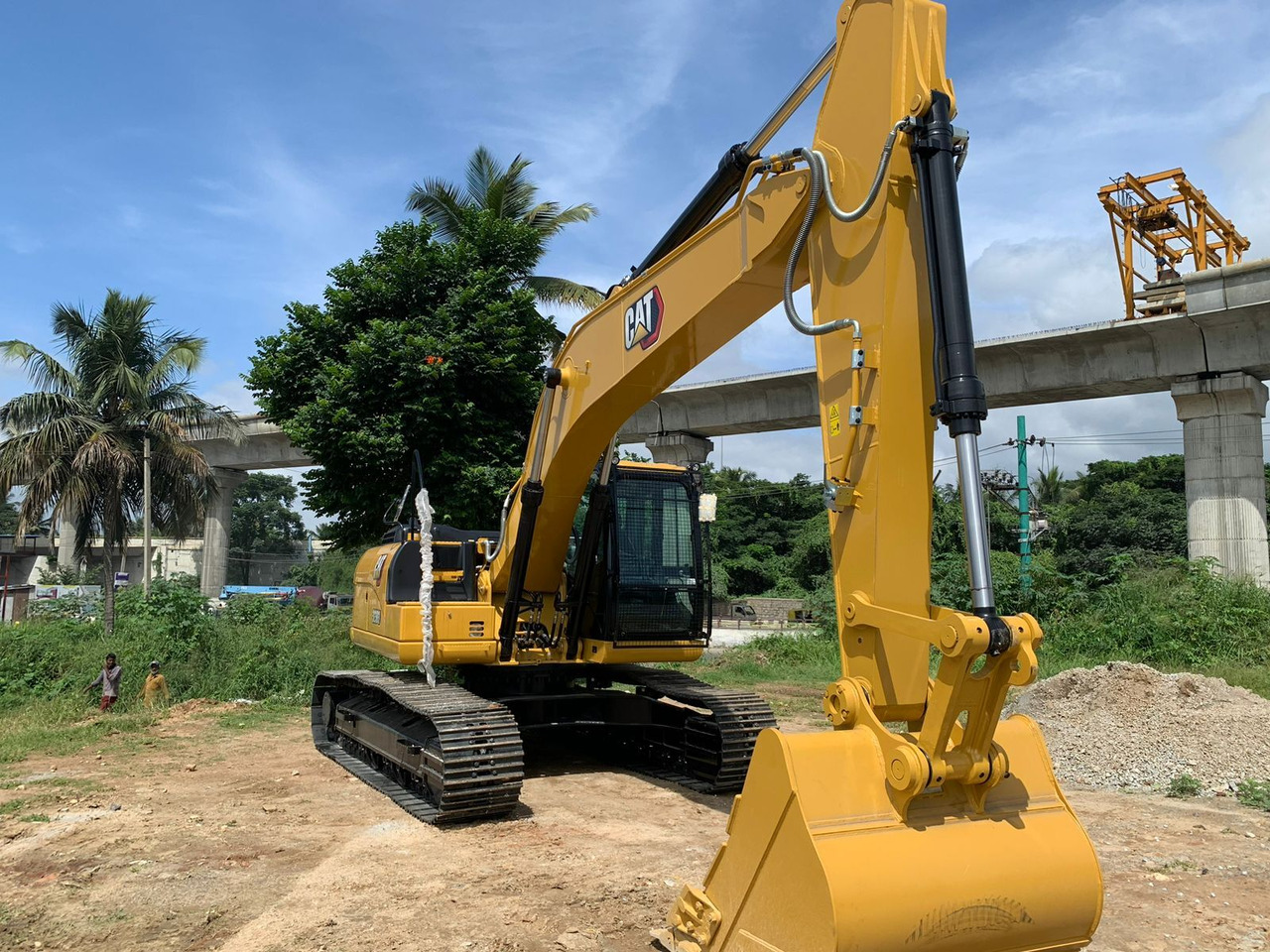 New Caterpillar 323D3 tracked excavator - Bager gusjeničar: slika New Caterpillar 323D3 tracked excavator - Bager gusjeničar New Caterpillar 323D3 tracked excavator - Bager gusjeničar: slika New Caterpillar 323D3 tracked excavator - Bager gusjeničar