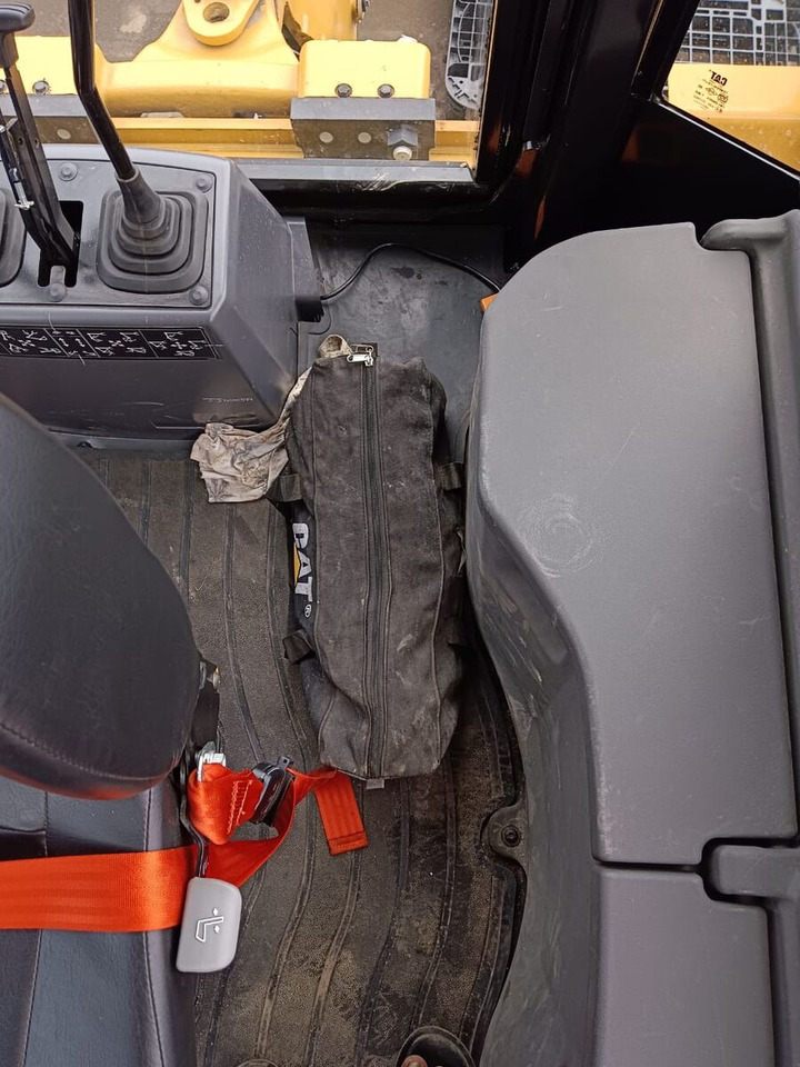 New Caterpillar 424 backhoe loader - Rovokopač-utovarivač: slika New Caterpillar 424 backhoe loader - Rovokopač-utovarivač New Caterpillar 424 backhoe loader - Rovokopač-utovarivač: slika New Caterpillar 424 backhoe loader - Rovokopač-utovarivač