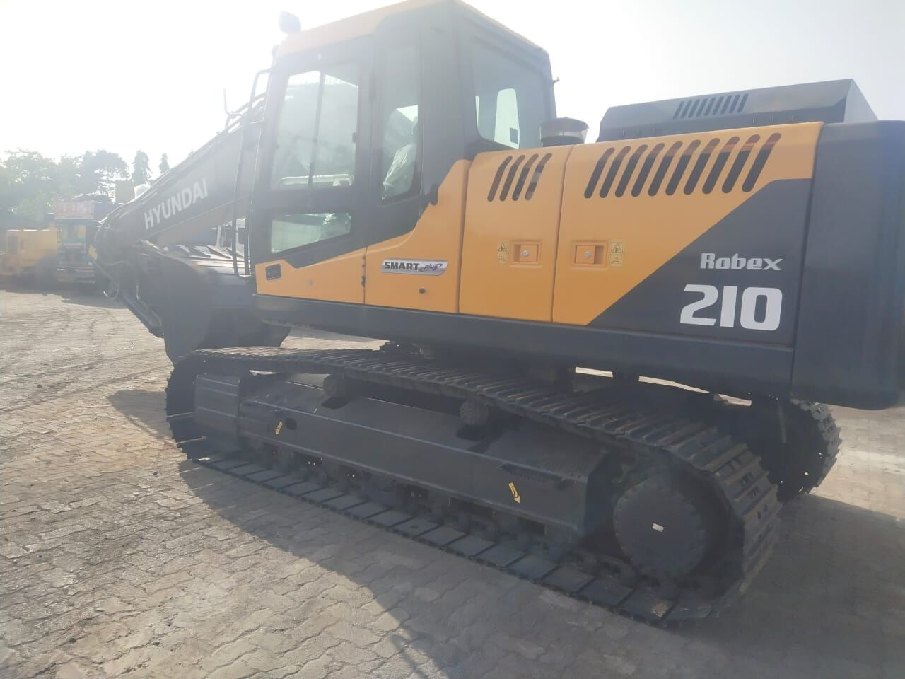 New Hyundai R210 tracked excavator - Bager gusjeničar: slika New Hyundai R210 tracked excavator - Bager gusjeničar New Hyundai R210 tracked excavator - Bager gusjeničar: slika New Hyundai R210 tracked excavator - Bager gusjeničar