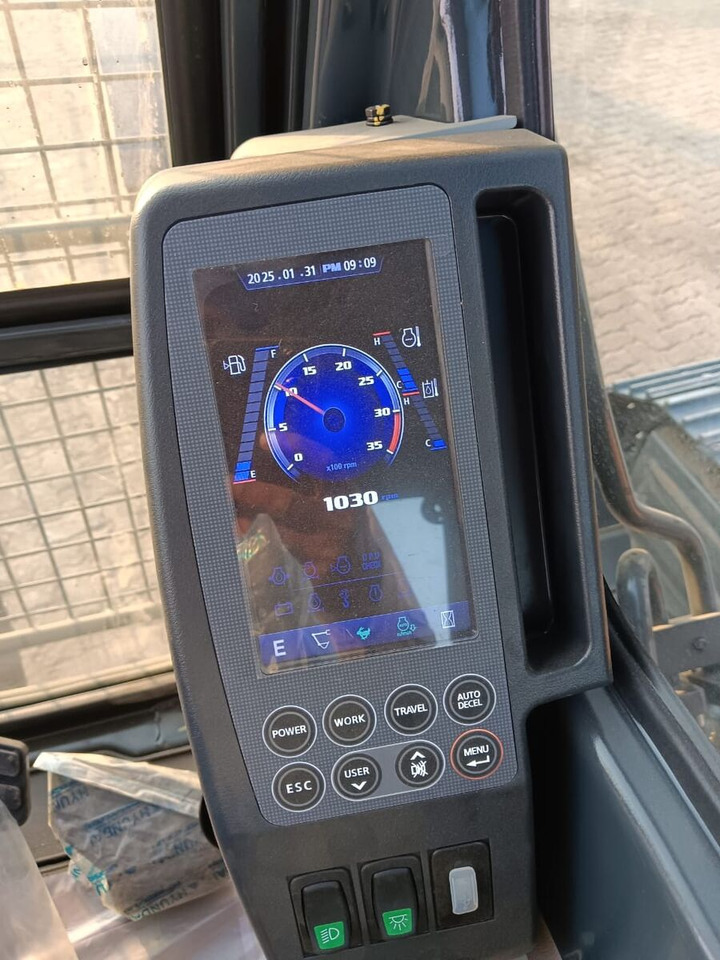 New Hyundai R215L tracked excavator - Bager gusjeničar: slika New Hyundai R215L tracked excavator - Bager gusjeničar New Hyundai R215L tracked excavator - Bager gusjeničar: slika New Hyundai R215L tracked excavator - Bager gusjeničar