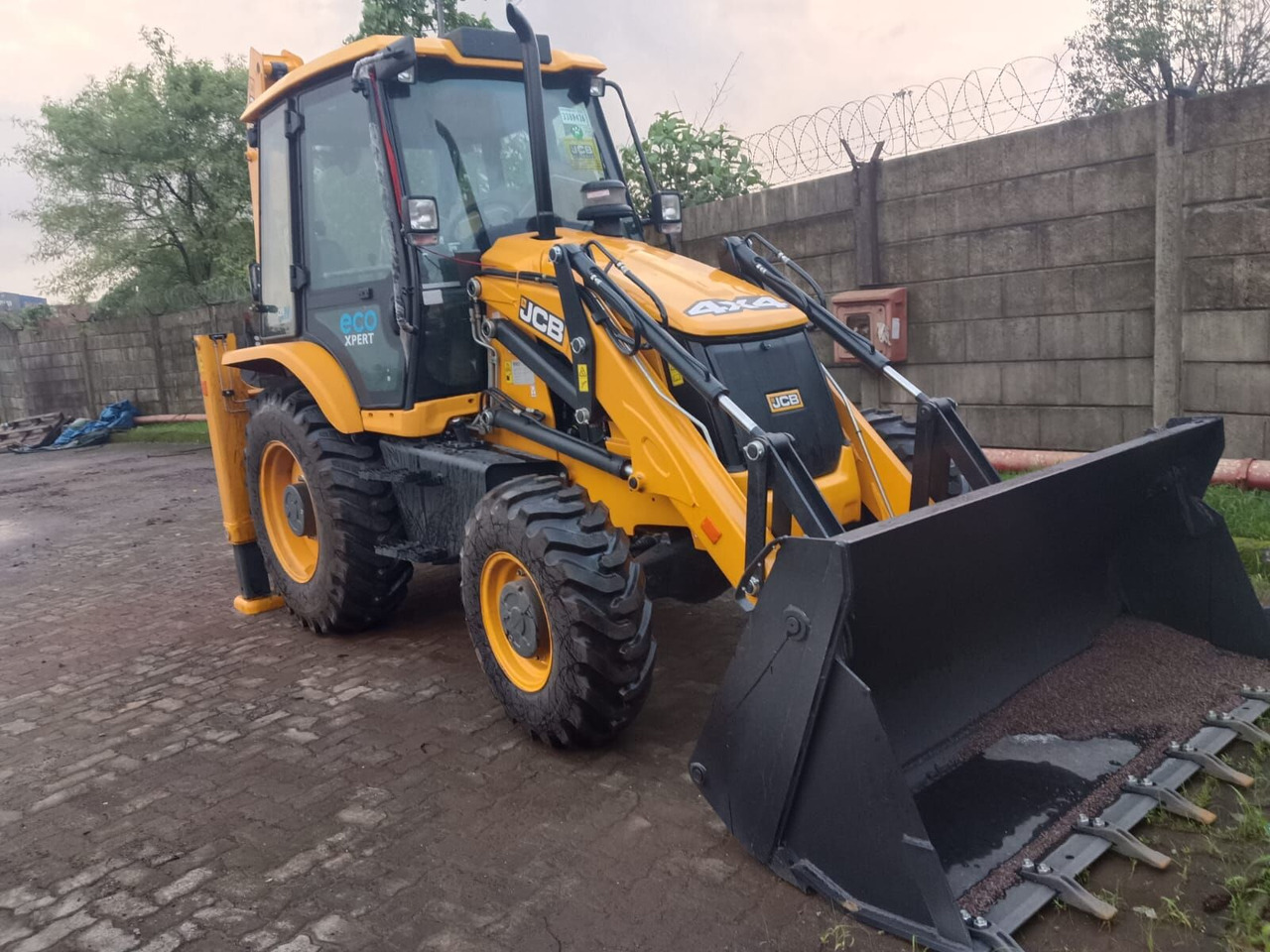 New JCB 3DX backhoe loader - Rovokopač-utovarivač: slika New JCB 3DX backhoe loader - Rovokopač-utovarivač New JCB 3DX backhoe loader - Rovokopač-utovarivač: slika New JCB 3DX backhoe loader - Rovokopač-utovarivač