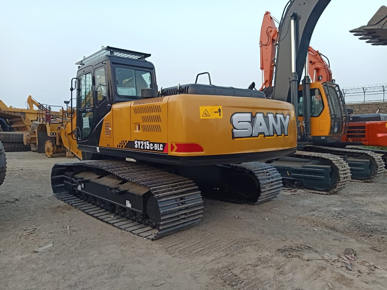 New Sany SY 215 MITSUBISHI ENGINE tracked excavator - Bager gusjeničar: slika New Sany SY 215 MITSUBISHI ENGINE tracked excavator - Bager gusjeničar New Sany SY 215 MITSUBISHI ENGINE tracked excavator - Bager gusjeničar: slika New Sany SY 215 MITSUBISHI ENGINE tracked excavator - Bager gusjeničar
