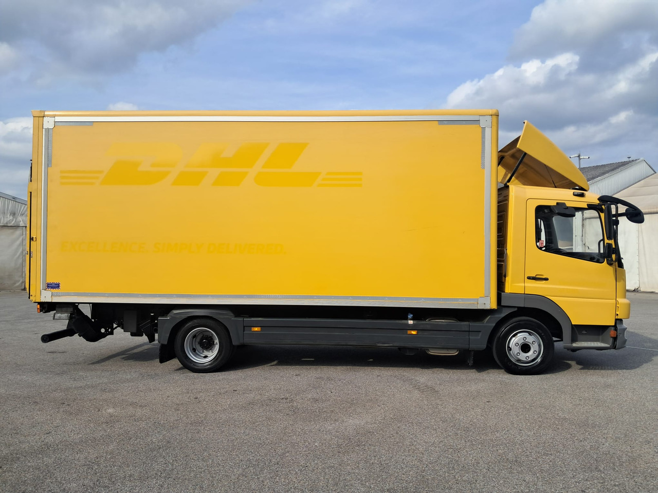 MERCEDES-BENZ ATEGO 8 16 Koffer mit LBW | Schalter | EZ 2013 - Kamion sandučar: slika MERCEDES-BENZ ATEGO 8 16 Koffer mit LBW | Schalter | EZ 2013 - Kamion sandučar MERCEDES-BENZ ATEGO 8 16 Koffer mit LBW | Schalter | EZ 2013 - Kamion sandučar: slika MERCEDES-BENZ ATEGO 8 16 Koffer mit LBW | Schalter | EZ 2013 - Kamion sandučar