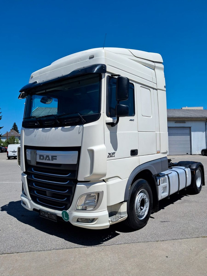 DAF XF 18.460 Schubboden | Klima | Retarder | Differ - Tegljač: slika DAF XF 18.460 Schubboden | Klima | Retarder | Differ - Tegljač DAF XF 18.460 Schubboden | Klima | Retarder | Differ - Tegljač: slika DAF XF 18.460 Schubboden | Klima | Retarder | Differ - Tegljač