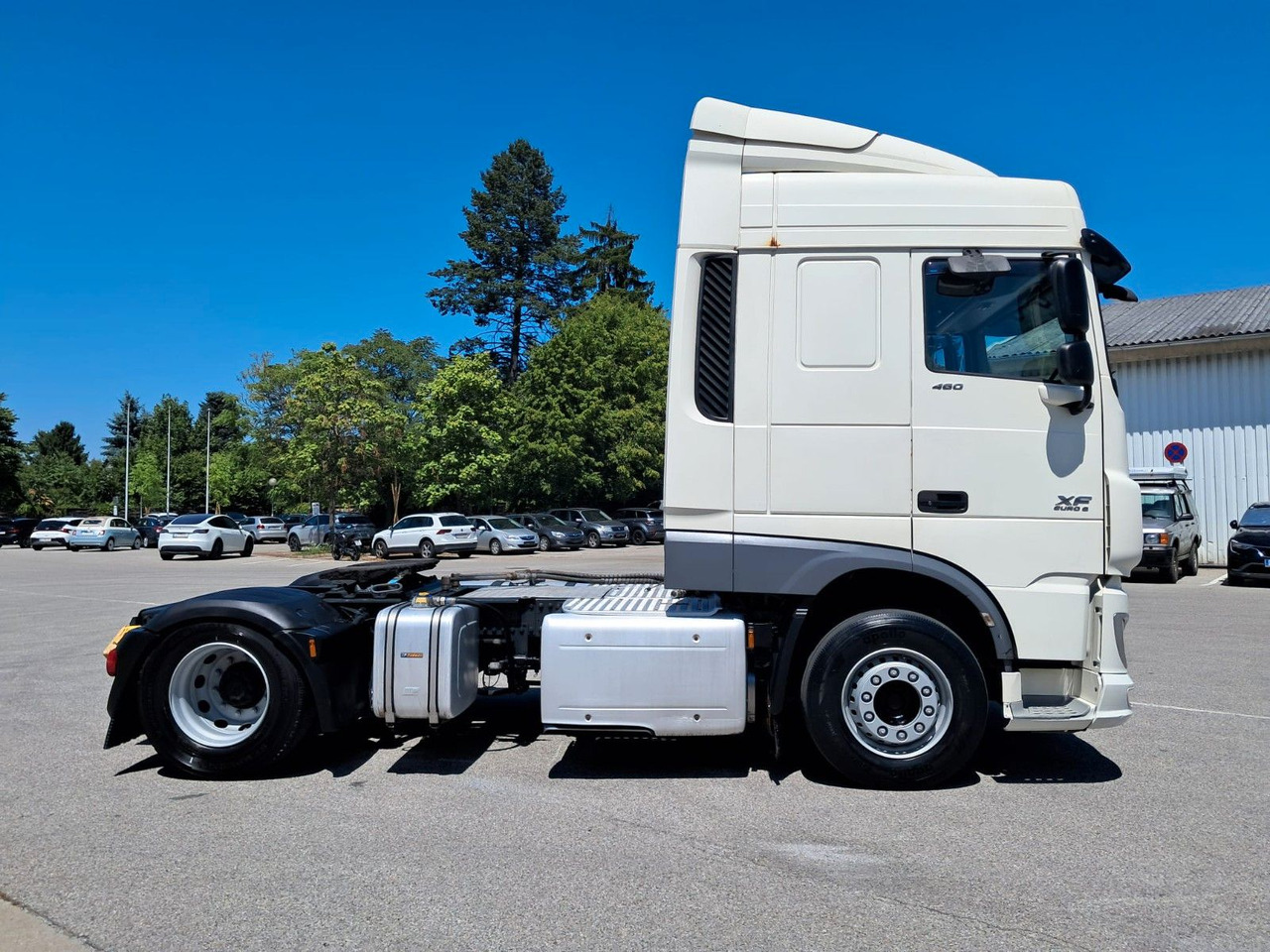 DAF XF 18.460 Schubboden | Klima | Retarder | Differ - Tegljač: slika DAF XF 18.460 Schubboden | Klima | Retarder | Differ - Tegljač DAF XF 18.460 Schubboden | Klima | Retarder | Differ - Tegljač: slika DAF XF 18.460 Schubboden | Klima | Retarder | Differ - Tegljač