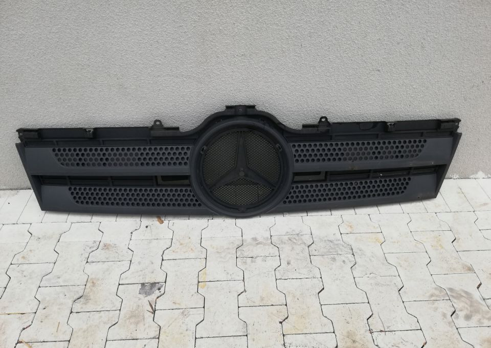 ATRAPA GRILL MERCEDES ACTROS MP4 ORYGINAŁ - Rešetka za Kamion: slika ATRAPA GRILL MERCEDES ACTROS MP4 ORYGINAŁ - Rešetka za Kamion ATRAPA GRILL MERCEDES ACTROS MP4 ORYGINAŁ - Rešetka za Kamion: slika ATRAPA GRILL MERCEDES ACTROS MP4 ORYGINAŁ - Rešetka za Kamion