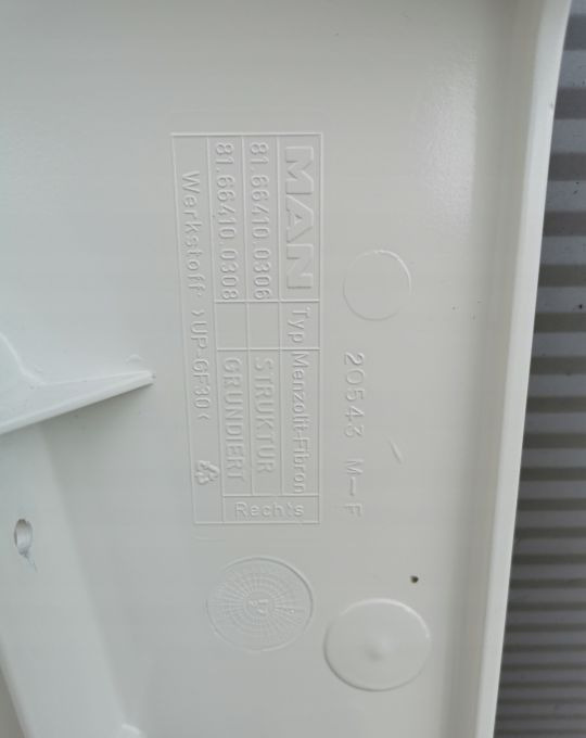 BANAN MASKOWNICA BŁOTNIKA MAN TGX RH RAL 9010 - Blatobran za Kamion: slika BANAN MASKOWNICA BŁOTNIKA MAN TGX RH RAL 9010 - Blatobran za Kamion BANAN MASKOWNICA BŁOTNIKA MAN TGX RH RAL 9010 - Blatobran za Kamion: slika BANAN MASKOWNICA BŁOTNIKA MAN TGX RH RAL 9010 - Blatobran za Kamion