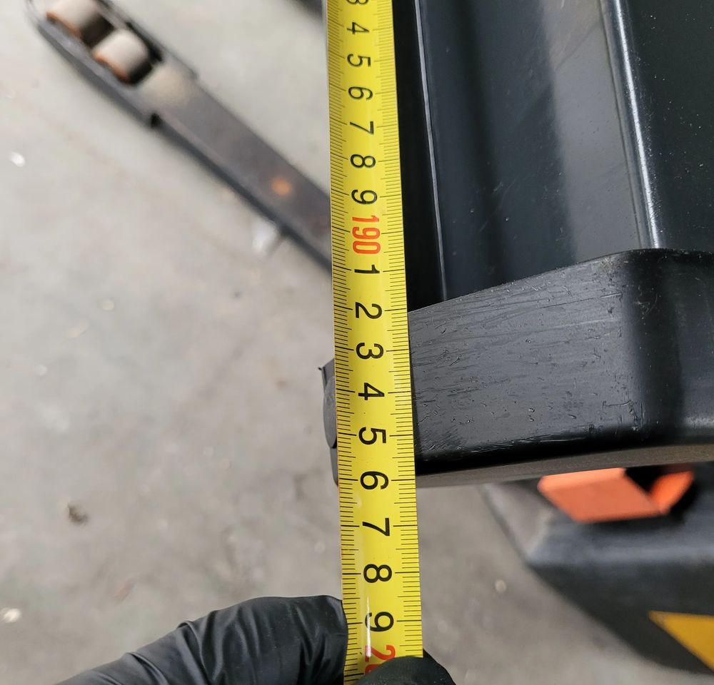 BELKA TYŁ ZDERZAK IVECO DAILY 5802852176 196CM - Branik za Dostavno vozilo: slika BELKA TYŁ ZDERZAK IVECO DAILY 5802852176 196CM - Branik za Dostavno vozilo BELKA TYŁ ZDERZAK IVECO DAILY 5802852176 196CM - Branik za Dostavno vozilo: slika BELKA TYŁ ZDERZAK IVECO DAILY 5802852176 196CM - Branik za Dostavno vozilo