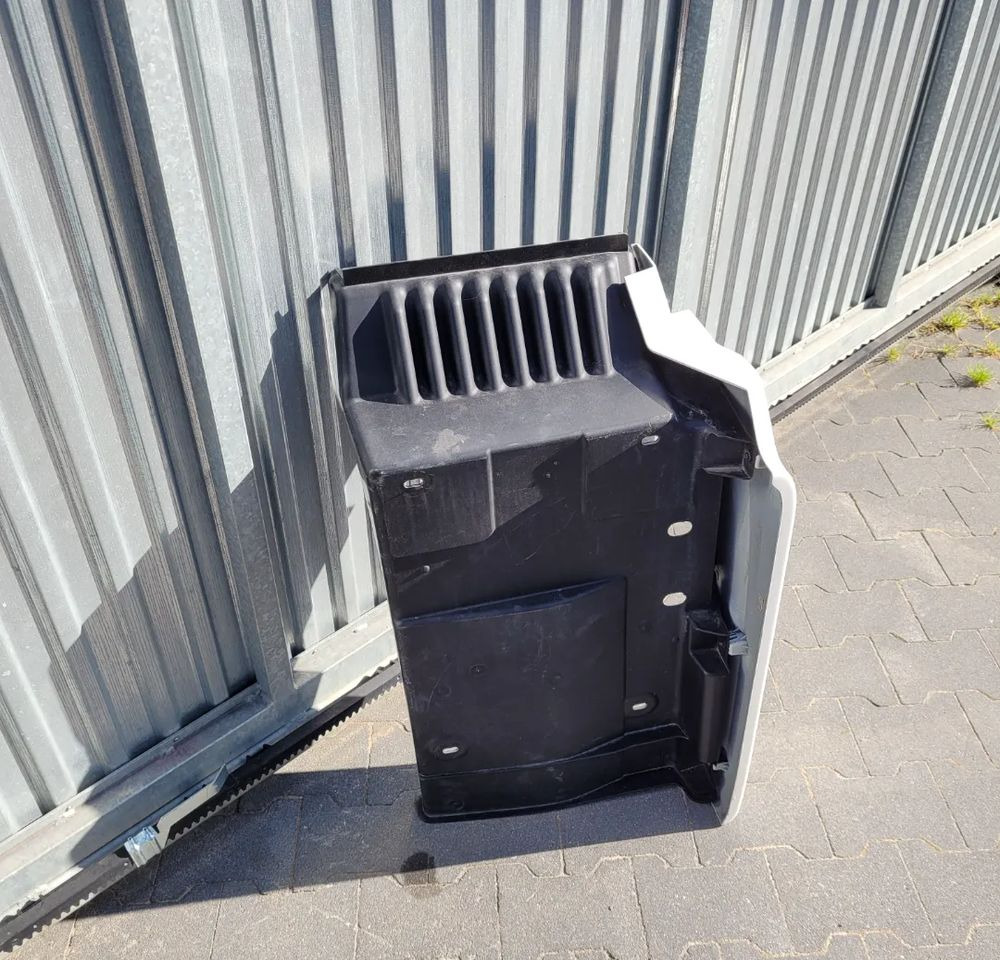 BŁOTNIK MAN TGX 3 81.61210-0906 Rh - Blatobran za Kamion: slika BŁOTNIK MAN TGX 3 81.61210-0906 Rh - Blatobran za Kamion BŁOTNIK MAN TGX 3 81.61210-0906 Rh - Blatobran za Kamion: slika BŁOTNIK MAN TGX 3 81.61210-0906 Rh - Blatobran za Kamion