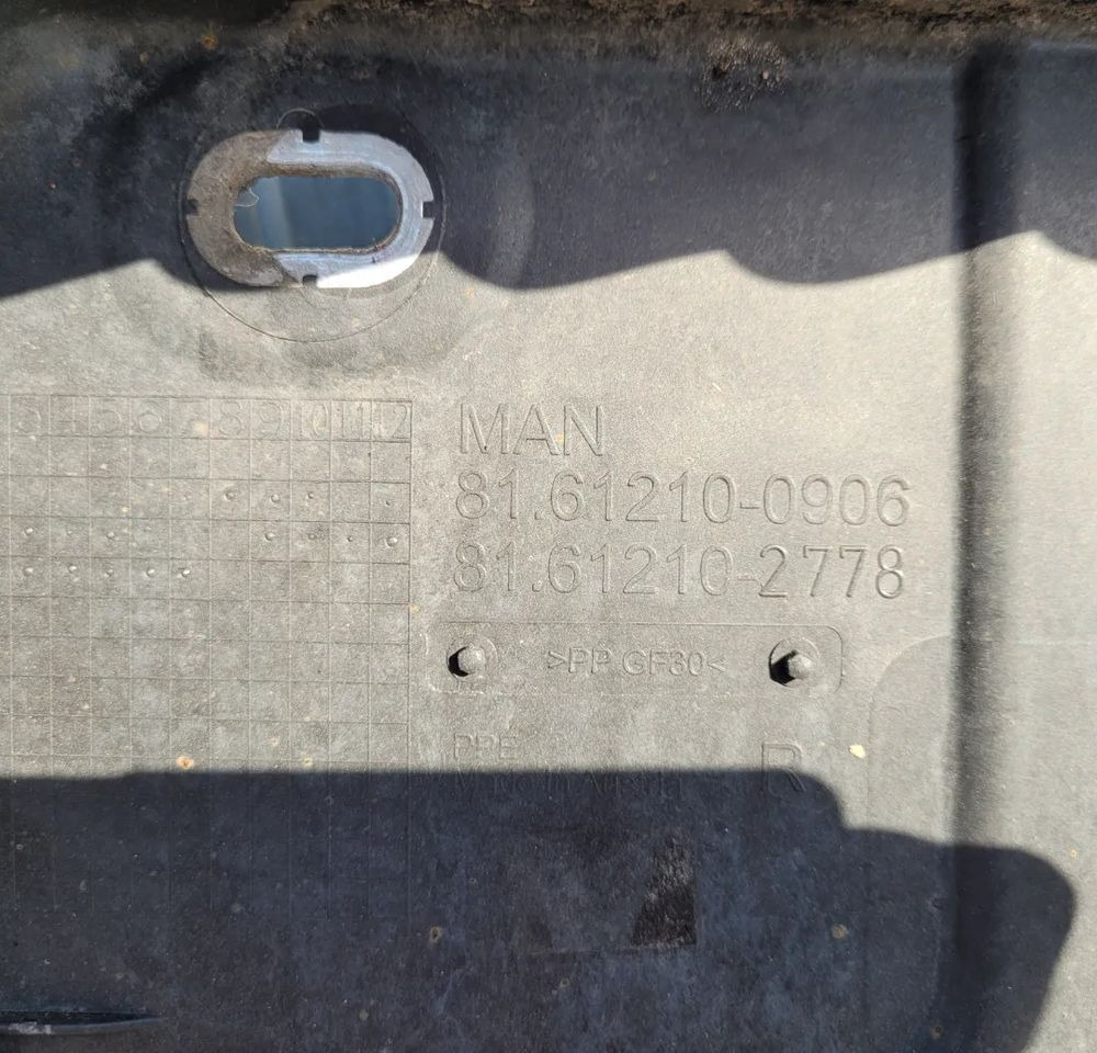 BŁOTNIK MAN TGX 3 81.61210-0906 Rh - Blatobran za Kamion: slika BŁOTNIK MAN TGX 3 81.61210-0906 Rh - Blatobran za Kamion BŁOTNIK MAN TGX 3 81.61210-0906 Rh - Blatobran za Kamion: slika BŁOTNIK MAN TGX 3 81.61210-0906 Rh - Blatobran za Kamion