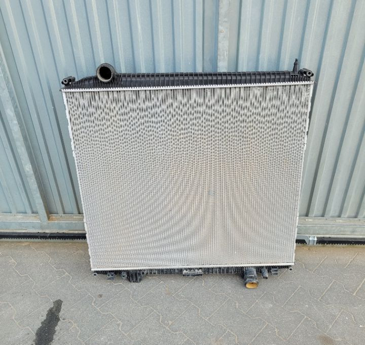 CHLODNIKA WODY MAN TGS E6. MEHLE 81.06101-6787 - Hladnjak za Kamion: slika CHLODNIKA WODY MAN TGS E6. MEHLE 81.06101-6787 - Hladnjak za Kamion CHLODNIKA WODY MAN TGS E6. MEHLE 81.06101-6787 - Hladnjak za Kamion: slika CHLODNIKA WODY MAN TGS E6. MEHLE 81.06101-6787 - Hladnjak za Kamion