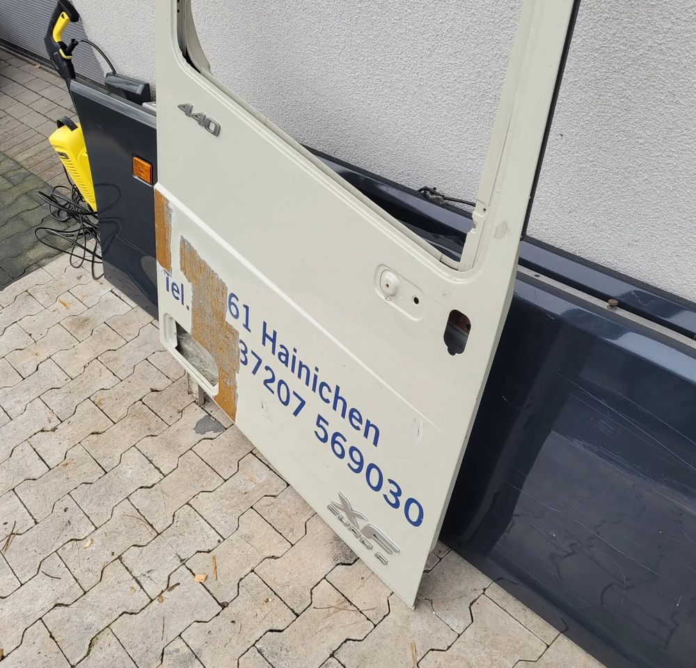 DRZWI PRAWE DAF XF 106 - Vrata i dijelovi za Kamion: slika DRZWI PRAWE DAF XF 106 - Vrata i dijelovi za Kamion DRZWI PRAWE DAF XF 106 - Vrata i dijelovi za Kamion: slika DRZWI PRAWE DAF XF 106 - Vrata i dijelovi za Kamion