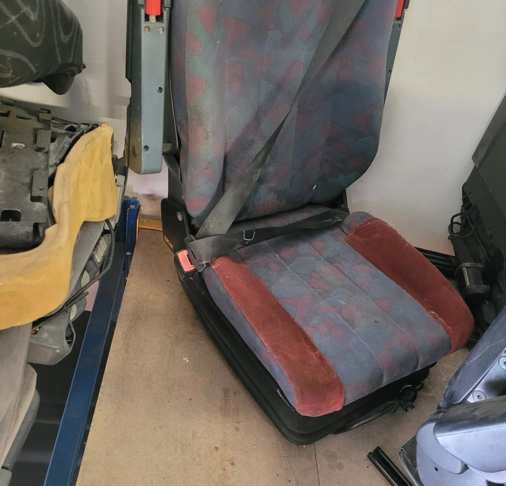 FOTEL KIEROWCY MERCEDES ATEGO CHWALIM116 - Sjedalo za Kamion: slika FOTEL KIEROWCY MERCEDES ATEGO CHWALIM116 - Sjedalo za Kamion FOTEL KIEROWCY MERCEDES ATEGO CHWALIM116 - Sjedalo za Kamion: slika FOTEL KIEROWCY MERCEDES ATEGO CHWALIM116 - Sjedalo za Kamion