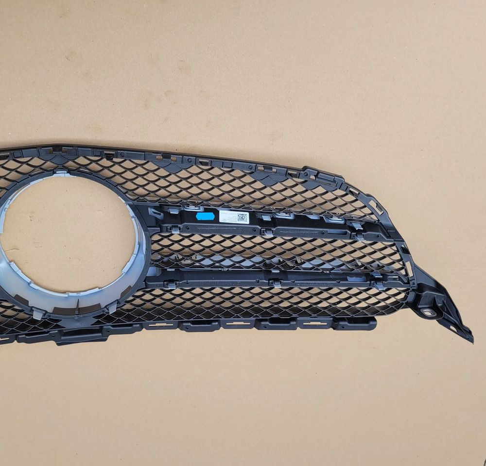 GRILL ATRAPA MERCEDES C KLASA A205 880 01 83 - Rešetka za Kamion: slika GRILL ATRAPA MERCEDES C KLASA A205 880 01 83 - Rešetka za Kamion GRILL ATRAPA MERCEDES C KLASA A205 880 01 83 - Rešetka za Kamion: slika GRILL ATRAPA MERCEDES C KLASA A205 880 01 83 - Rešetka za Kamion