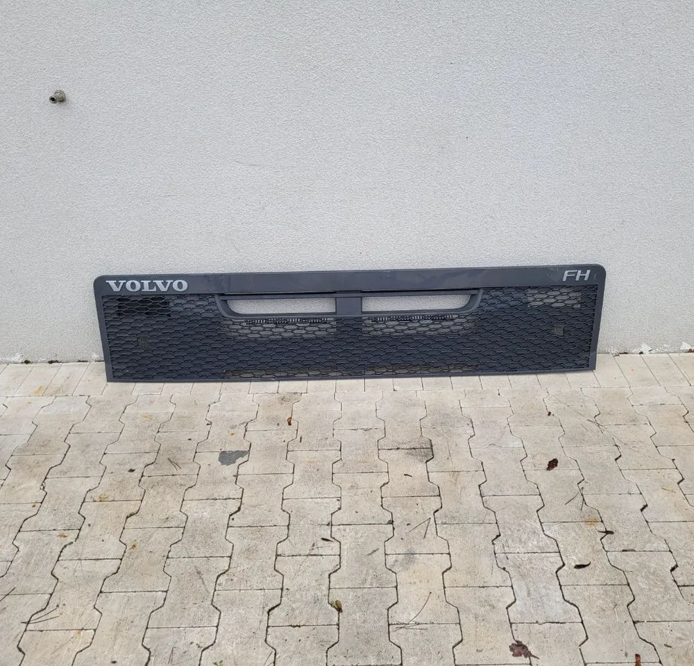 GRILL ATRAPA VOLVO FH4 ORYGINAŁ OM 82316693 - Rešetka za Kamion: slika GRILL ATRAPA VOLVO FH4 ORYGINAŁ OM 82316693 - Rešetka za Kamion GRILL ATRAPA VOLVO FH4 ORYGINAŁ OM 82316693 - Rešetka za Kamion: slika GRILL ATRAPA VOLVO FH4 ORYGINAŁ OM 82316693 - Rešetka za Kamion