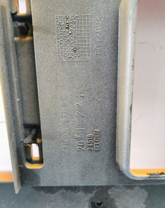 GRILL ATRAPA VOLVO Fh12 ORYGINAŁ - Rešetka za Kamion: slika GRILL ATRAPA VOLVO Fh12 ORYGINAŁ - Rešetka za Kamion GRILL ATRAPA VOLVO Fh12 ORYGINAŁ - Rešetka za Kamion: slika GRILL ATRAPA VOLVO Fh12 ORYGINAŁ - Rešetka za Kamion