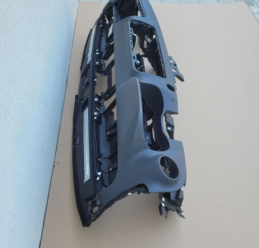 KONSOLA MERCEDES SPRINTER W910 W907 - Ploča s instrumentima za Kamion: slika KONSOLA MERCEDES SPRINTER W910 W907 - Ploča s instrumentima za Kamion KONSOLA MERCEDES SPRINTER W910 W907 - Ploča s instrumentima za Kamion: slika KONSOLA MERCEDES SPRINTER W910 W907 - Ploča s instrumentima za Kamion