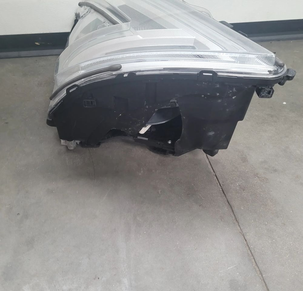 LAMPA LED VOLVO FH5 PRAWA OM 24056510 ORYGINAL CHWALIM116 - Karoserija i eksterijer za Kamion: slika LAMPA LED VOLVO FH5 PRAWA OM 24056510 ORYGINAL CHWALIM116 - Karoserija i eksterijer za Kamion LAMPA LED VOLVO FH5 PRAWA OM 24056510 ORYGINAL CHWALIM116 - Karoserija i eksterijer za Kamion: slika LAMPA LED VOLVO FH5 PRAWA OM 24056510 ORYGINAL CHWALIM116 - Karoserija i eksterijer za Kamion