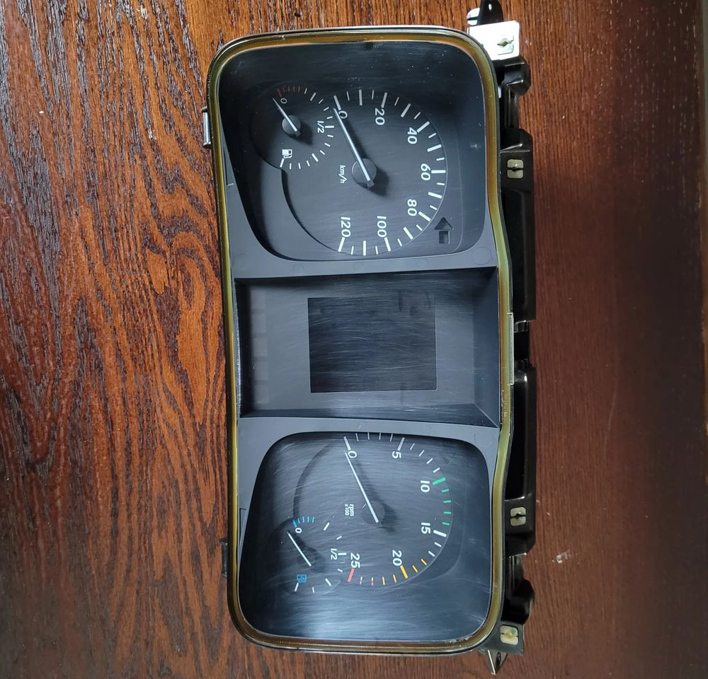 LICZNIK MERCEDES ACTROS MP4 A008 446 88 21 - Ploča s instrumentima za Kamion: slika LICZNIK MERCEDES ACTROS MP4 A008 446 88 21 - Ploča s instrumentima za Kamion LICZNIK MERCEDES ACTROS MP4 A008 446 88 21 - Ploča s instrumentima za Kamion: slika LICZNIK MERCEDES ACTROS MP4 A008 446 88 21 - Ploča s instrumentima za Kamion