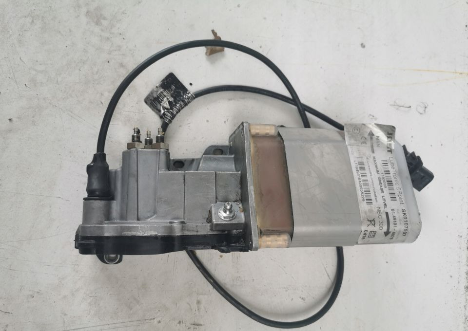 SMAROWANIE SIODŁA JOST MAN TGX TGS 81.49101-6078 - Sedlo za Kamion: slika SMAROWANIE SIODŁA JOST MAN TGX TGS 81.49101-6078 - Sedlo za Kamion SMAROWANIE SIODŁA JOST MAN TGX TGS 81.49101-6078 - Sedlo za Kamion: slika SMAROWANIE SIODŁA JOST MAN TGX TGS 81.49101-6078 - Sedlo za Kamion