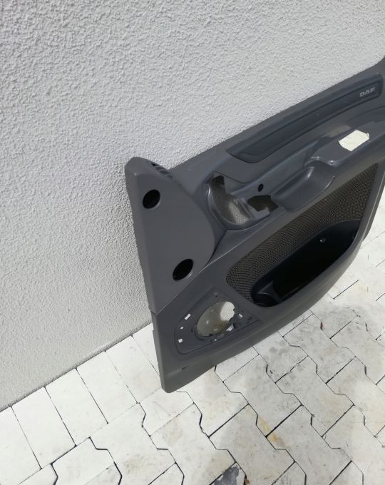 TAPICERKA BOCZEK DRZWI DAF XF 106 RH 1679386 - Vrata i dijelovi za Kamion: slika TAPICERKA BOCZEK DRZWI DAF XF 106 RH 1679386 - Vrata i dijelovi za Kamion TAPICERKA BOCZEK DRZWI DAF XF 106 RH 1679386 - Vrata i dijelovi za Kamion: slika TAPICERKA BOCZEK DRZWI DAF XF 106 RH 1679386 - Vrata i dijelovi za Kamion