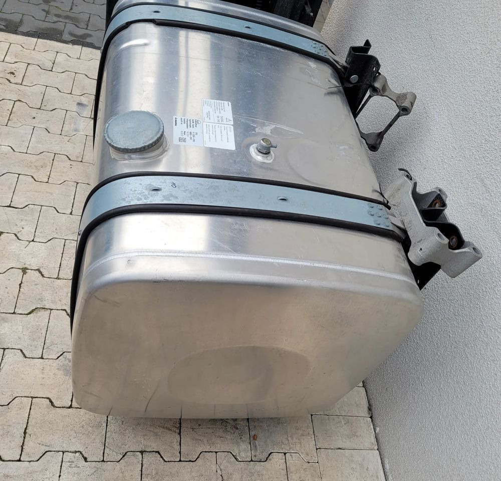 ZBIORNIK PALIWA MAN 370L 81.12201-6798 100X63X68CM - Sustav goriva: slika ZBIORNIK PALIWA MAN 370L 81.12201-6798 100X63X68CM - Sustav goriva ZBIORNIK PALIWA MAN 370L 81.12201-6798 100X63X68CM - Sustav goriva: slika ZBIORNIK PALIWA MAN 370L 81.12201-6798 100X63X68CM - Sustav goriva