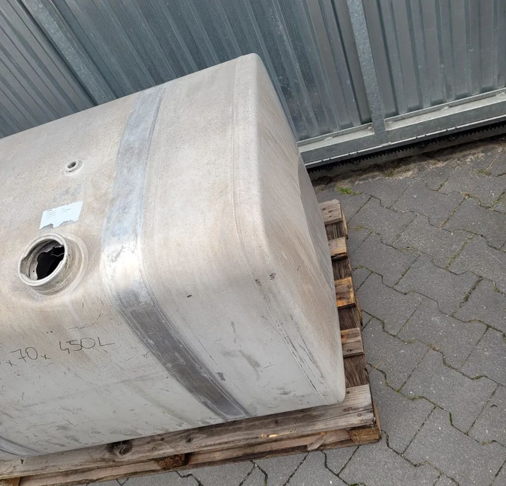 ZBIORNIK PALIWA MAN TGX TGS 450L 105X70X70CM - Sustav goriva za Kamion: slika ZBIORNIK PALIWA MAN TGX TGS 450L 105X70X70CM - Sustav goriva za Kamion ZBIORNIK PALIWA MAN TGX TGS 450L 105X70X70CM - Sustav goriva za Kamion: slika ZBIORNIK PALIWA MAN TGX TGS 450L 105X70X70CM - Sustav goriva za Kamion