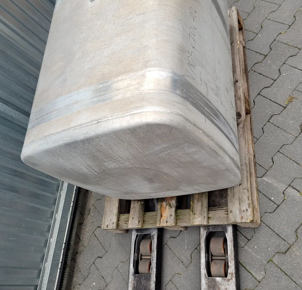 ZBIORNIK PALIWA MAN TGX TGS 450L 105X70X70CM - Sustav goriva za Kamion: slika ZBIORNIK PALIWA MAN TGX TGS 450L 105X70X70CM - Sustav goriva za Kamion ZBIORNIK PALIWA MAN TGX TGS 450L 105X70X70CM - Sustav goriva za Kamion: slika ZBIORNIK PALIWA MAN TGX TGS 450L 105X70X70CM - Sustav goriva za Kamion