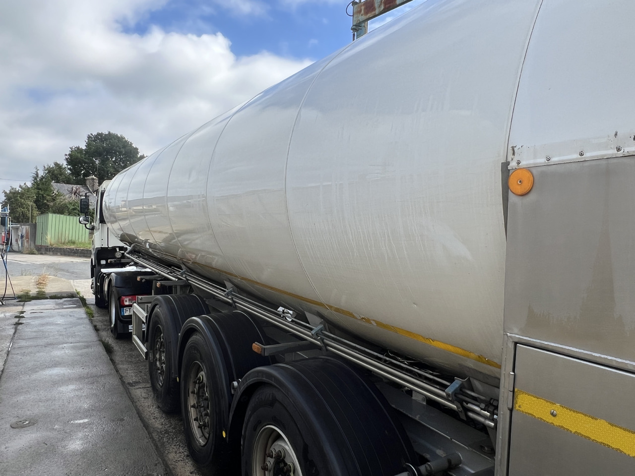 Maisonneue - Poluprikolica cisterna: slika Maisonneue - Poluprikolica cisterna Maisonneue - Poluprikolica cisterna: slika Maisonneue - Poluprikolica cisterna