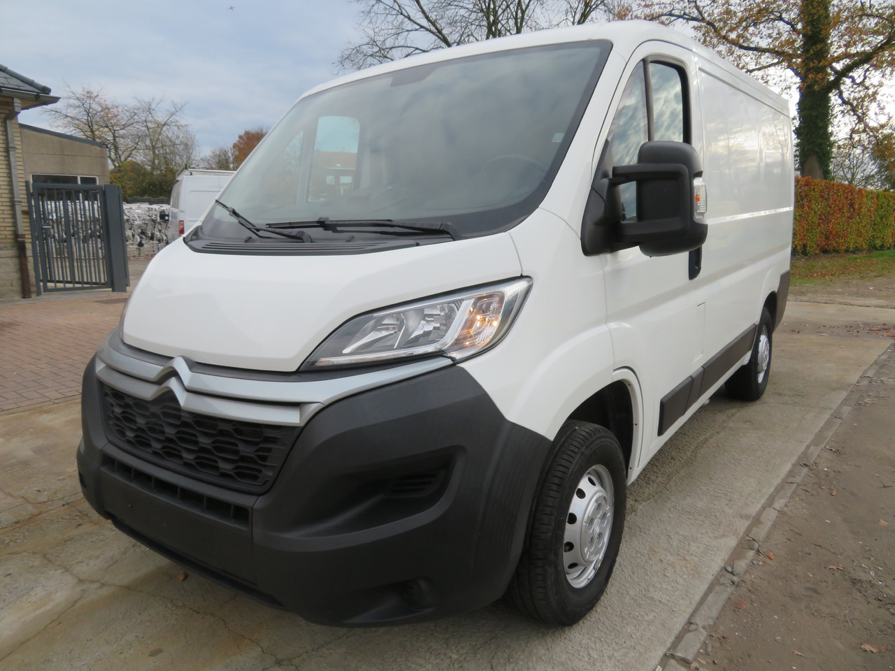 Citroën Jumper 2.2 BlueHDi - L1H1 - Mali kombi: slika Citroën Jumper 2.2 BlueHDi - L1H1 - Mali kombi Citroën Jumper 2.2 BlueHDi - L1H1 - Mali kombi: slika Citroën Jumper 2.2 BlueHDi - L1H1 - Mali kombi