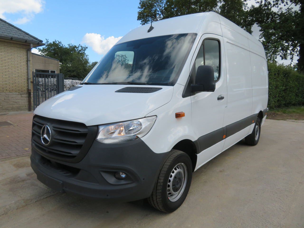 Mercedes-Benz Sprinter 317cdi - A2H2 - Dostavno vozilo: slika Mercedes-Benz Sprinter 317cdi - A2H2 - Dostavno vozilo Mercedes-Benz Sprinter 317cdi - A2H2 - Dostavno vozilo: slika Mercedes-Benz Sprinter 317cdi - A2H2 - Dostavno vozilo