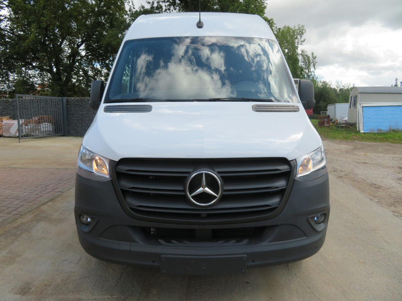 Mercedes-Benz Sprinter 317cdi - A2H2 - Dostavno vozilo: slika Mercedes-Benz Sprinter 317cdi - A2H2 - Dostavno vozilo Mercedes-Benz Sprinter 317cdi - A2H2 - Dostavno vozilo: slika Mercedes-Benz Sprinter 317cdi - A2H2 - Dostavno vozilo