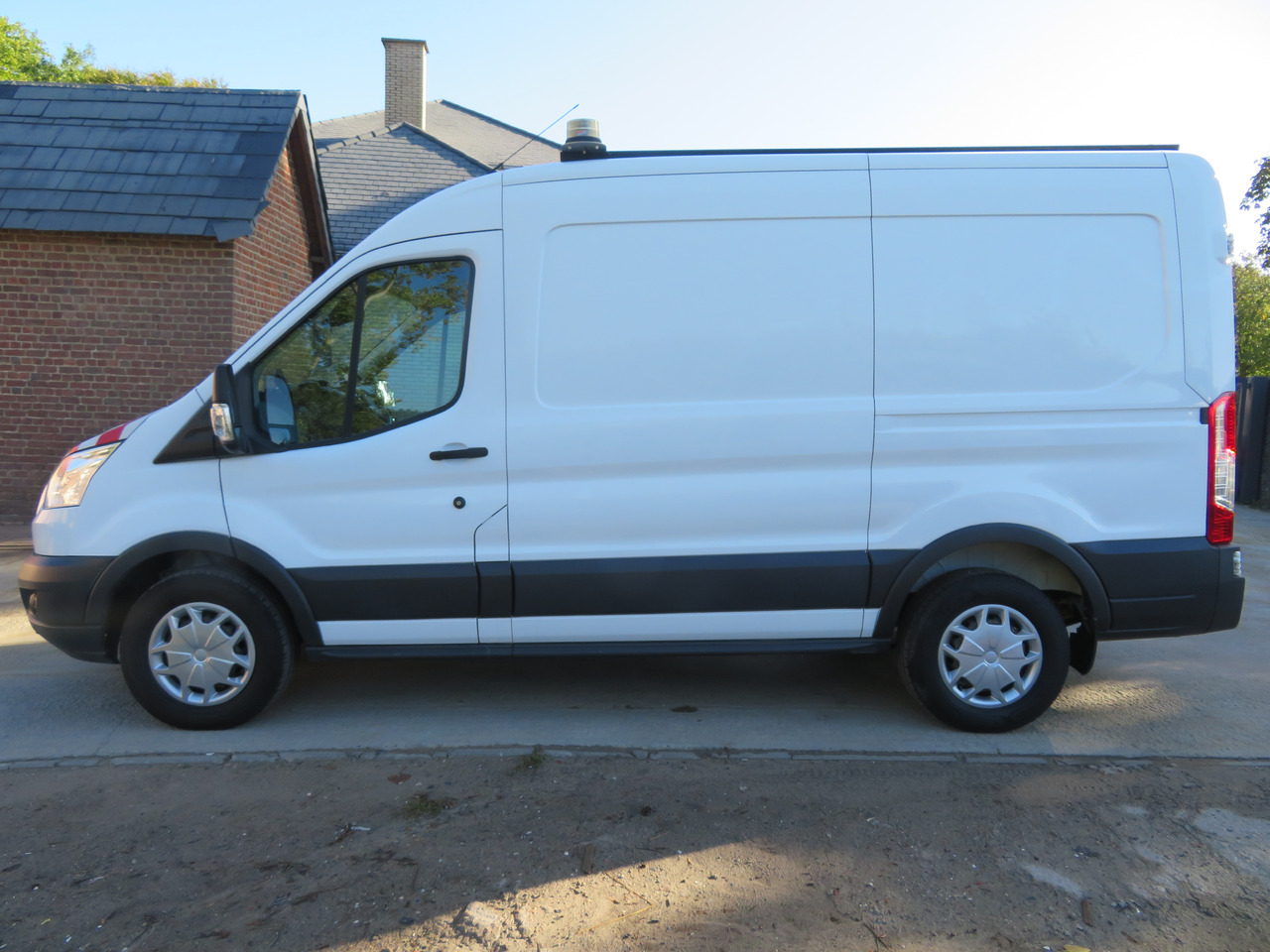 Ford Transit 2.0TDCi - Furgon: slika Ford Transit 2.0TDCi - Furgon Ford Transit 2.0TDCi - Furgon: slika Ford Transit 2.0TDCi - Furgon