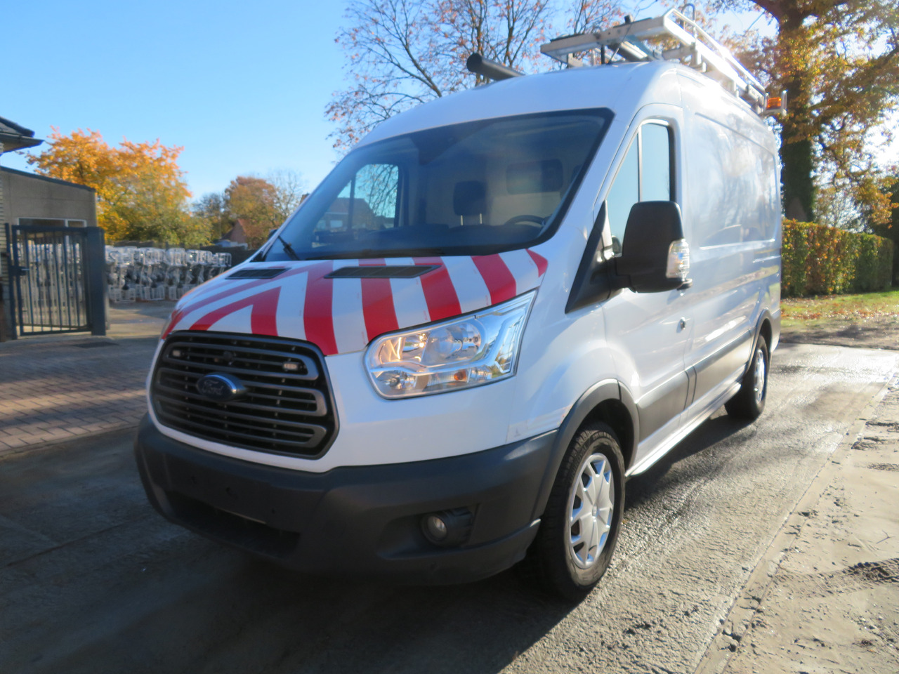 Ford Transit 2.0TDCi - L2H2 - Furgon: slika Ford Transit 2.0TDCi - L2H2 - Furgon Ford Transit 2.0TDCi - L2H2 - Furgon: slika Ford Transit 2.0TDCi - L2H2 - Furgon