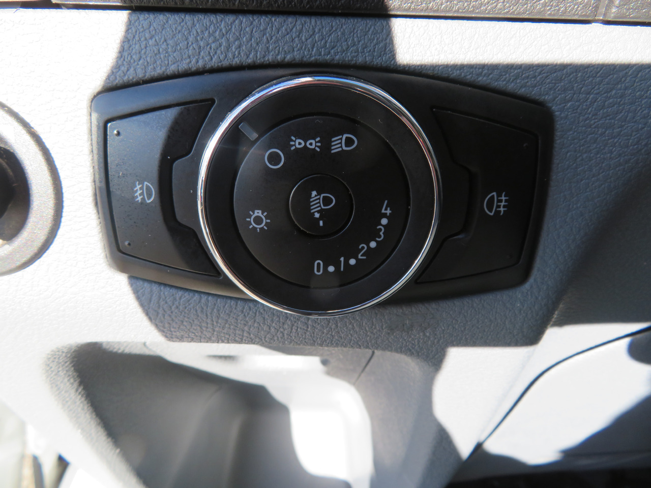 Zakup Ford Transit 2.0TDCi L2H2 Ford Transit 2.0TDCi L2H2: slika Zakup Ford Transit 2.0TDCi L2H2 Ford Transit 2.0TDCi L2H2