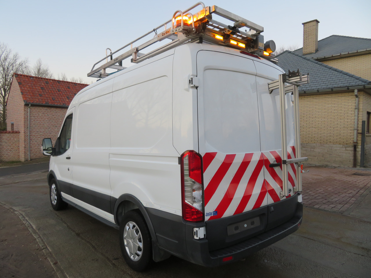 Ford Transit 2.0TDCi - L2H2 - Furgon: slika Ford Transit 2.0TDCi - L2H2 - Furgon Ford Transit 2.0TDCi - L2H2 - Furgon: slika Ford Transit 2.0TDCi - L2H2 - Furgon