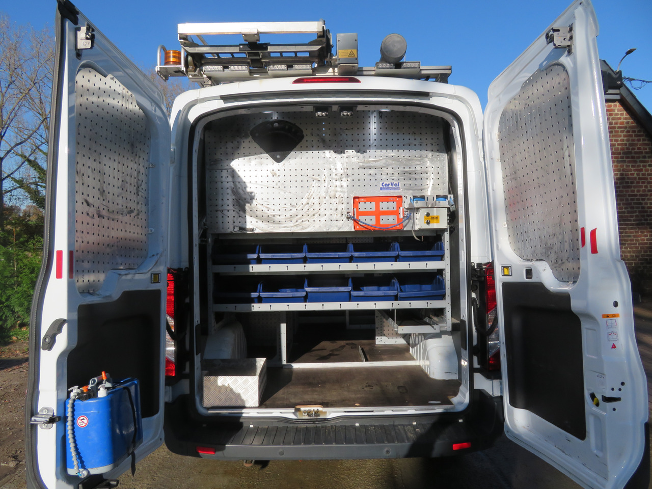 Zakup Ford Transit 2.0TDCi L2H2 Ford Transit 2.0TDCi L2H2: slika Zakup Ford Transit 2.0TDCi L2H2 Ford Transit 2.0TDCi L2H2