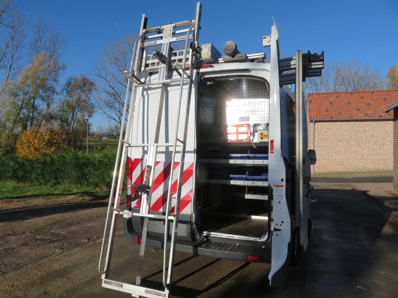 Zakup Ford Transit 2.0TDCi L2H2 Ford Transit 2.0TDCi L2H2: slika Zakup Ford Transit 2.0TDCi L2H2 Ford Transit 2.0TDCi L2H2