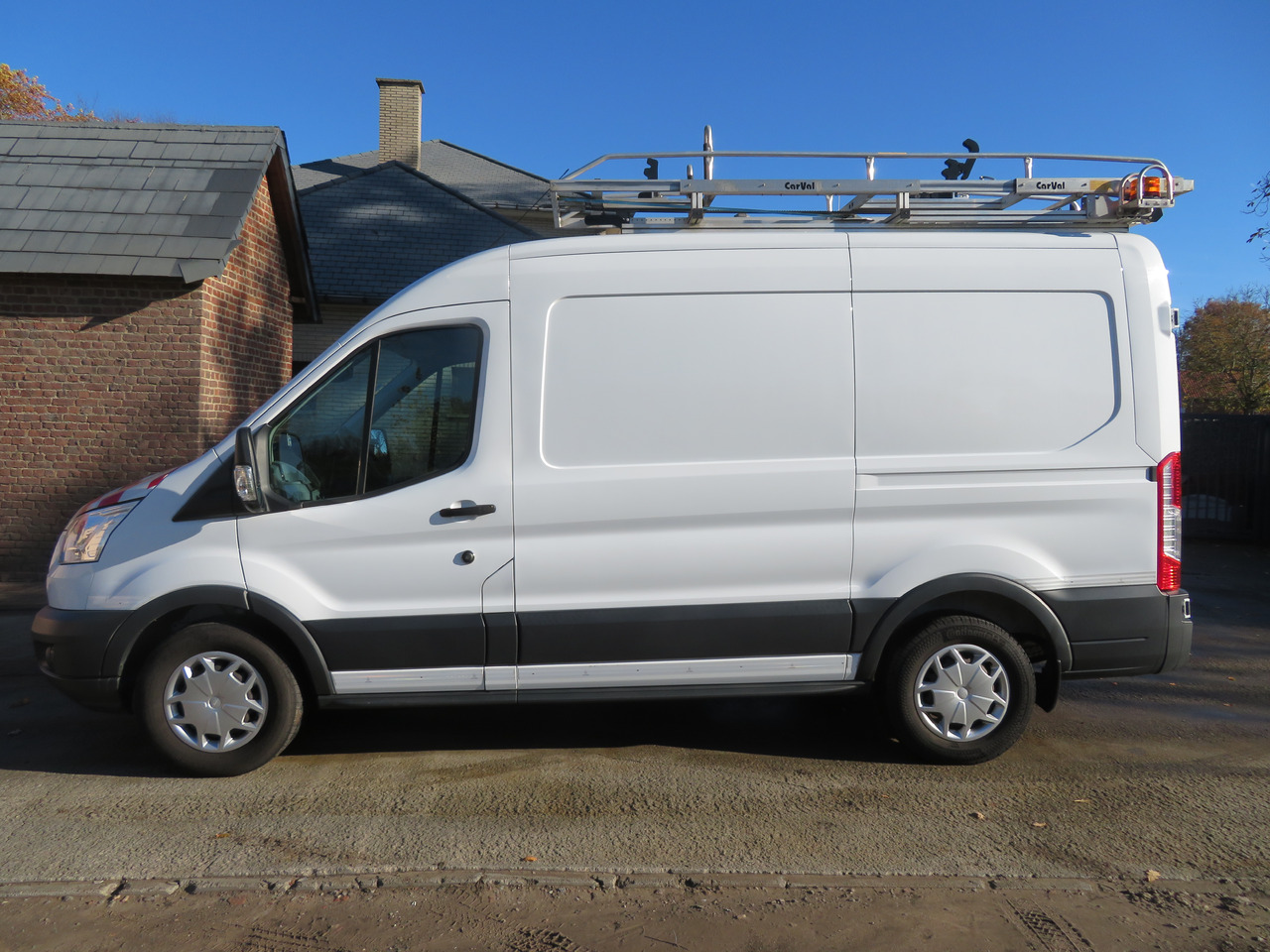 Ford Transit 2.0TDCi L2H2 - Furgon: slika Ford Transit 2.0TDCi L2H2 - Furgon Ford Transit 2.0TDCi L2H2 - Furgon: slika Ford Transit 2.0TDCi L2H2 - Furgon