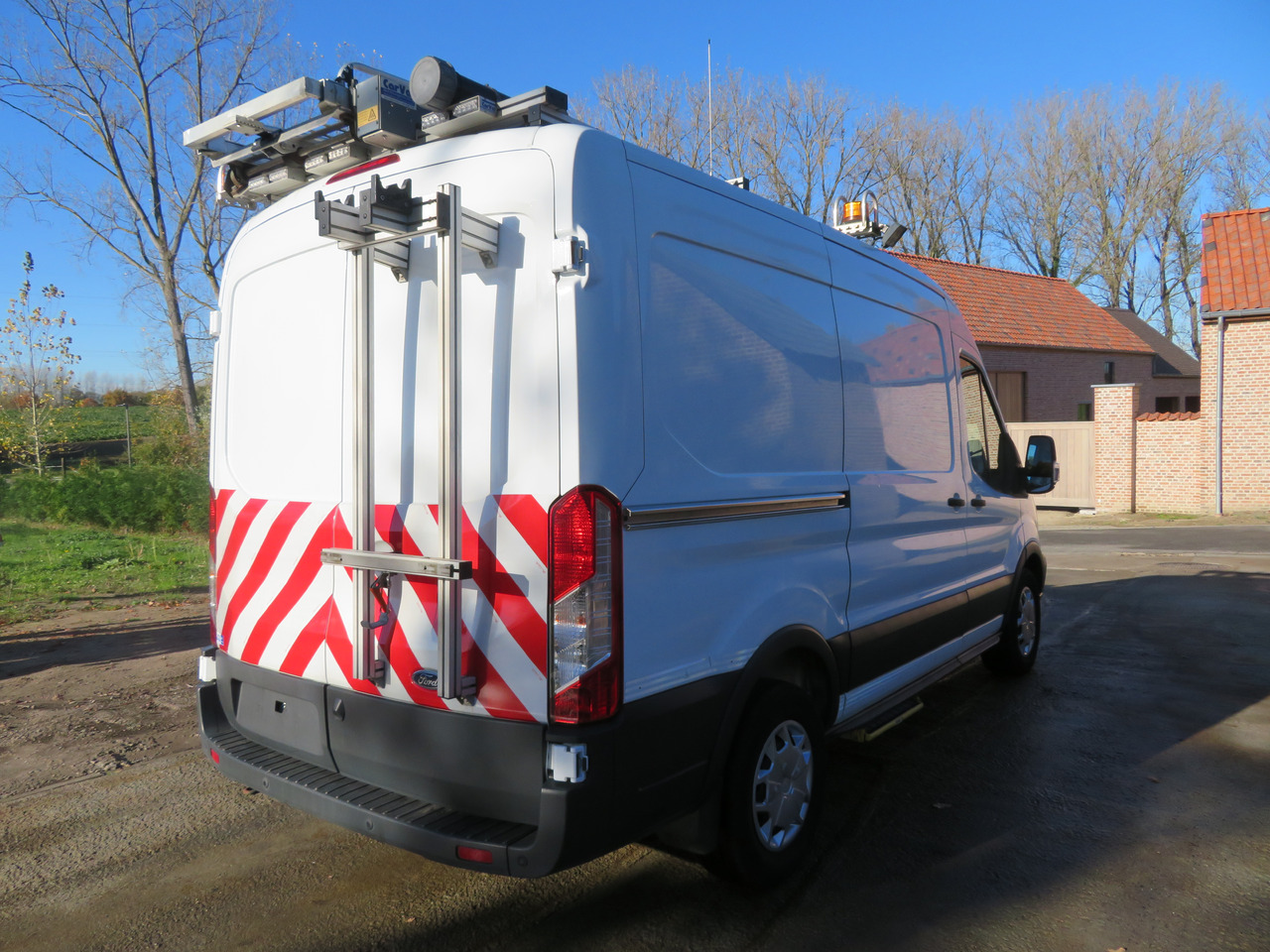 Zakup Ford Transit 2.0TDCi L2H2 Ford Transit 2.0TDCi L2H2: slika Zakup Ford Transit 2.0TDCi L2H2 Ford Transit 2.0TDCi L2H2