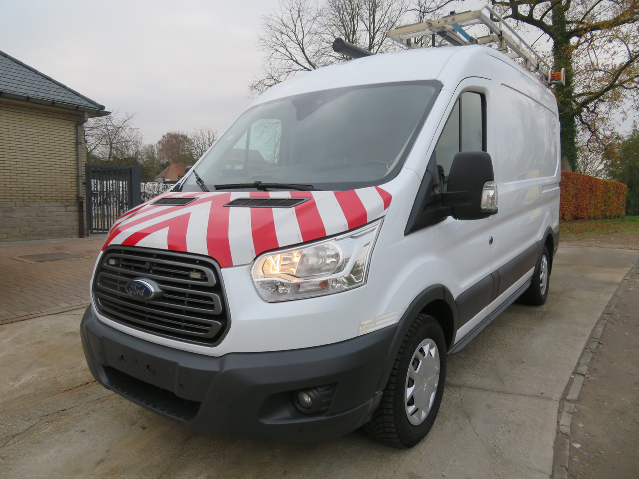 Ford Transit 2.0TDCi - L2H2 - Furgon: slika Ford Transit 2.0TDCi - L2H2 - Furgon Ford Transit 2.0TDCi - L2H2 - Furgon: slika Ford Transit 2.0TDCi - L2H2 - Furgon