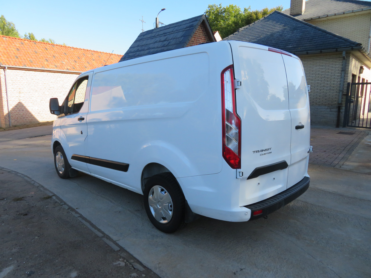 Ford Transit Custom 2.0 Trend - Mali kombi: slika Ford Transit Custom 2.0 Trend - Mali kombi Ford Transit Custom 2.0 Trend - Mali kombi: slika Ford Transit Custom 2.0 Trend - Mali kombi