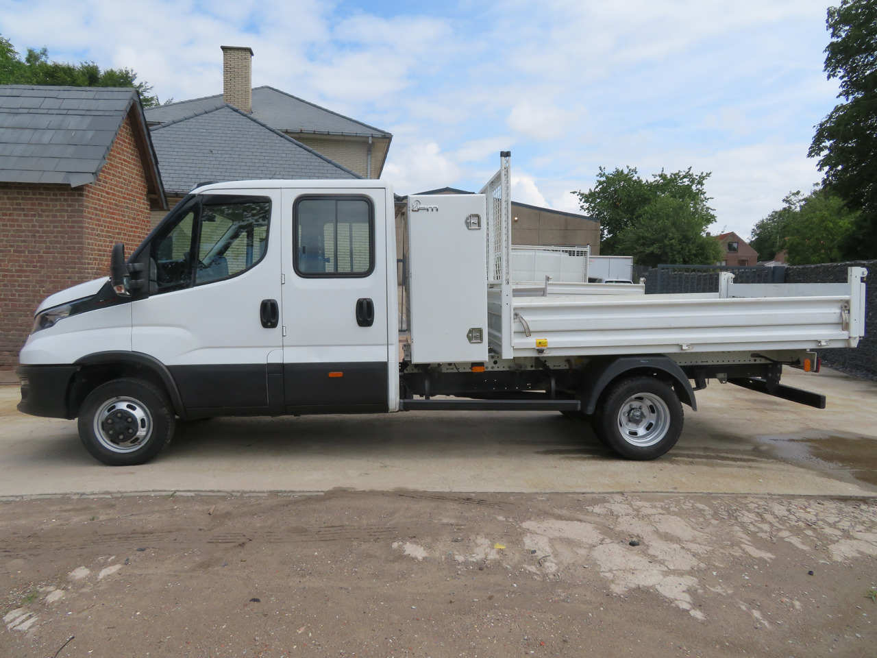 IVECO Daily 35C16 3.0 Dubbel cabine - Mali kamion kiper, Dostavno vozilo s dvostrukom kabinom: slika IVECO Daily 35C16 3.0 Dubbel cabine - Mali kamion kiper, Dostavno vozilo s dvostrukom kabinom IVECO Daily 35C16 3.0 Dubbel cabine - Mali kamion kiper, Dostavno vozilo s dvostrukom kabinom: slika IVECO Daily 35C16 3.0 Dubbel cabine - Mali kamion kiper, Dostavno vozilo s dvostrukom kabinom