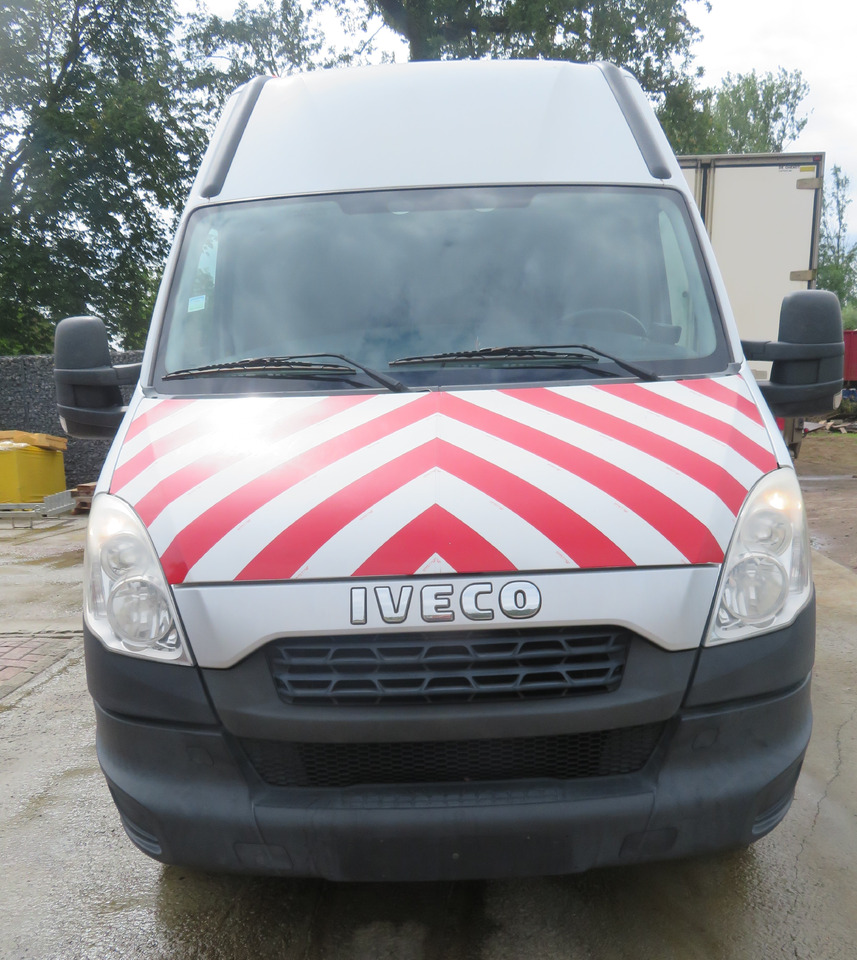 Iveco Daily 50C15 - Furgon: slika Iveco Daily 50C15 - Furgon Iveco Daily 50C15 - Furgon: slika Iveco Daily 50C15 - Furgon