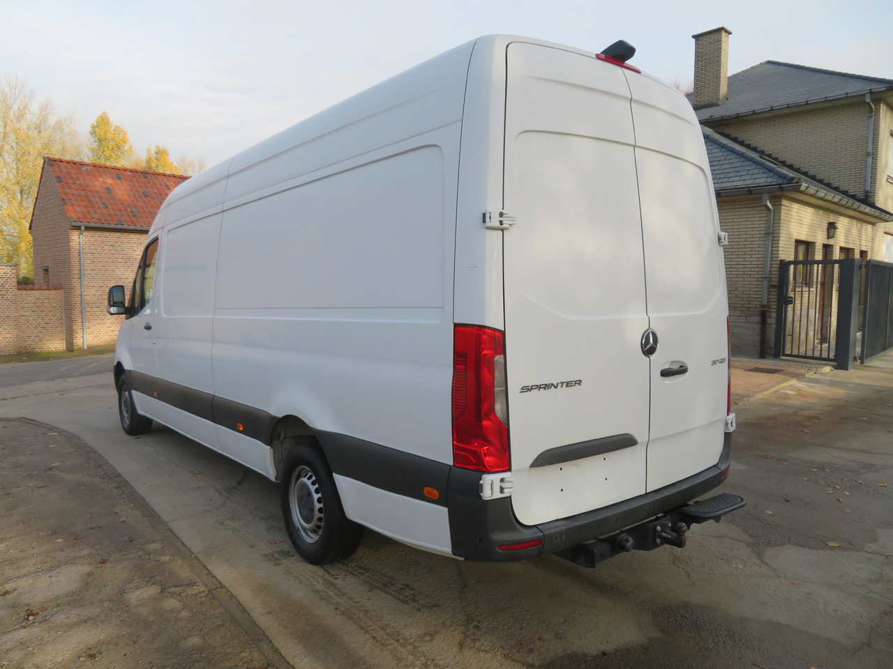 Mercedes-Benz Sprinter 317cdi - A3H2 - 3.5T trekvermogen - Furgon: slika Mercedes-Benz Sprinter 317cdi - A3H2 - 3.5T trekvermogen - Furgon Mercedes-Benz Sprinter 317cdi - A3H2 - 3.5T trekvermogen - Furgon: slika Mercedes-Benz Sprinter 317cdi - A3H2 - 3.5T trekvermogen - Furgon